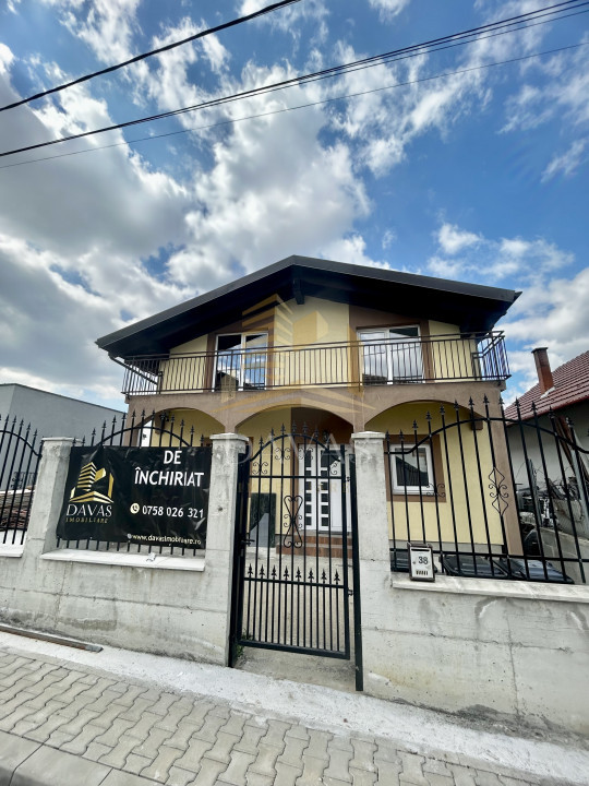 Casa de inchiriat 4 camere | Dezmir | Parcare | Terasa 