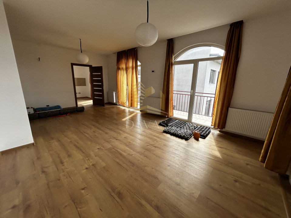 Casa de inchiriat 4 camere | Dezmir | Parcare | Terasa 