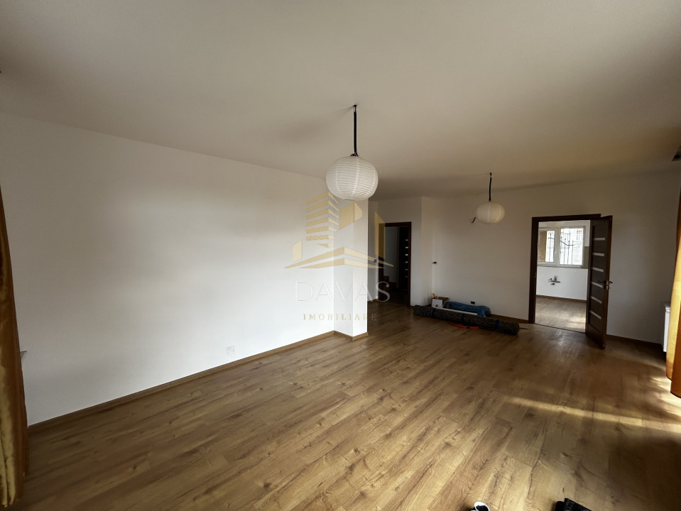 Casa de inchiriat 4 camere | Dezmir | Parcare | Terasa 