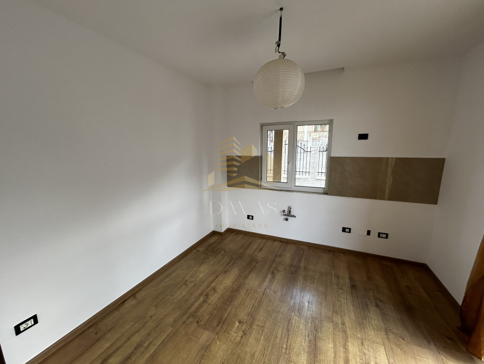 Casa de inchiriat 4 camere | Dezmir | Parcare | Terasa 