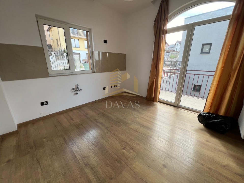 Casa de inchiriat 4 camere | Dezmir | Parcare | Terasa 