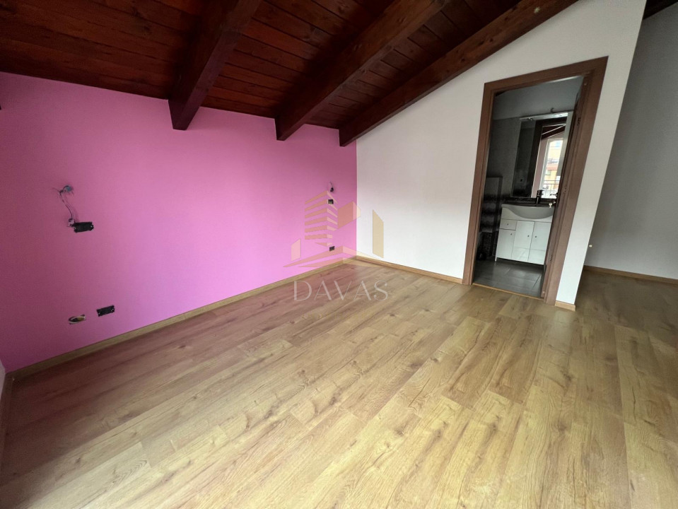 Casa de inchiriat 4 camere | Dezmir | Parcare | Terasa 