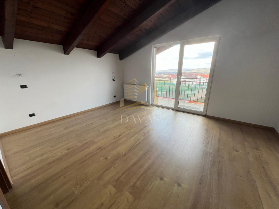 Casa de inchiriat 4 camere | Dezmir | Parcare | Terasa 