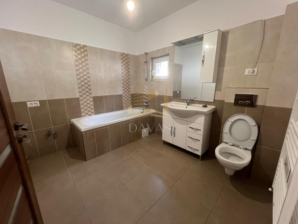 Casa de inchiriat 4 camere | Dezmir | Parcare | Terasa 