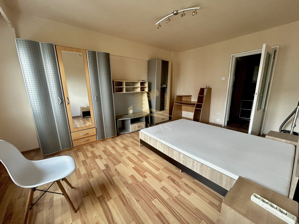 Apartament 2 camere decomandat | Intre Lacuri | Etaj intermediar