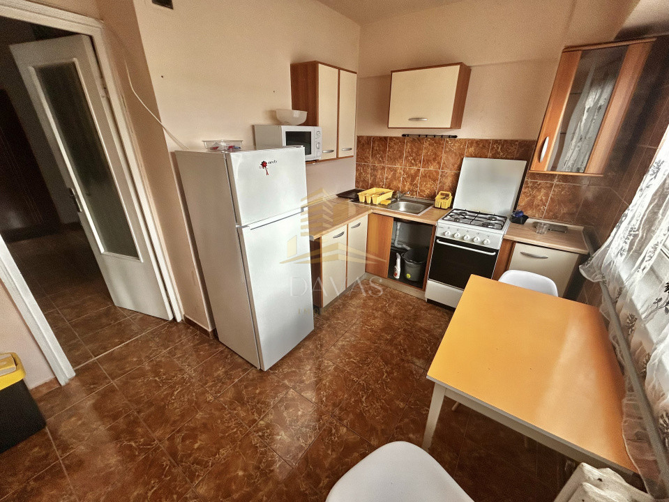 Apartament 2 camere decomandat | Intre Lacuri | Etaj intermediar