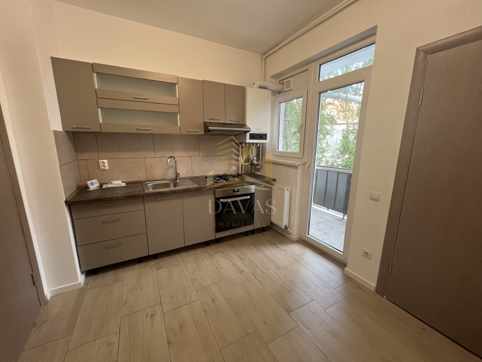 Apartament cu 3 camere de inchiriat | Platinia | Nemobilat | Locuinta / birou
