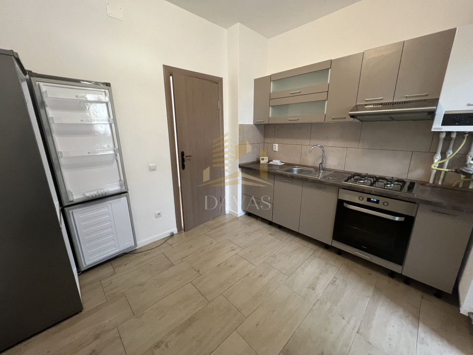 Apartament cu 3 camere de inchiriat | Platinia | Nemobilat | Locuinta / birou