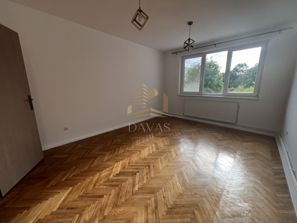 Apartament cu 3 camere de inchiriat | Platinia | Nemobilat | Locuinta / birou