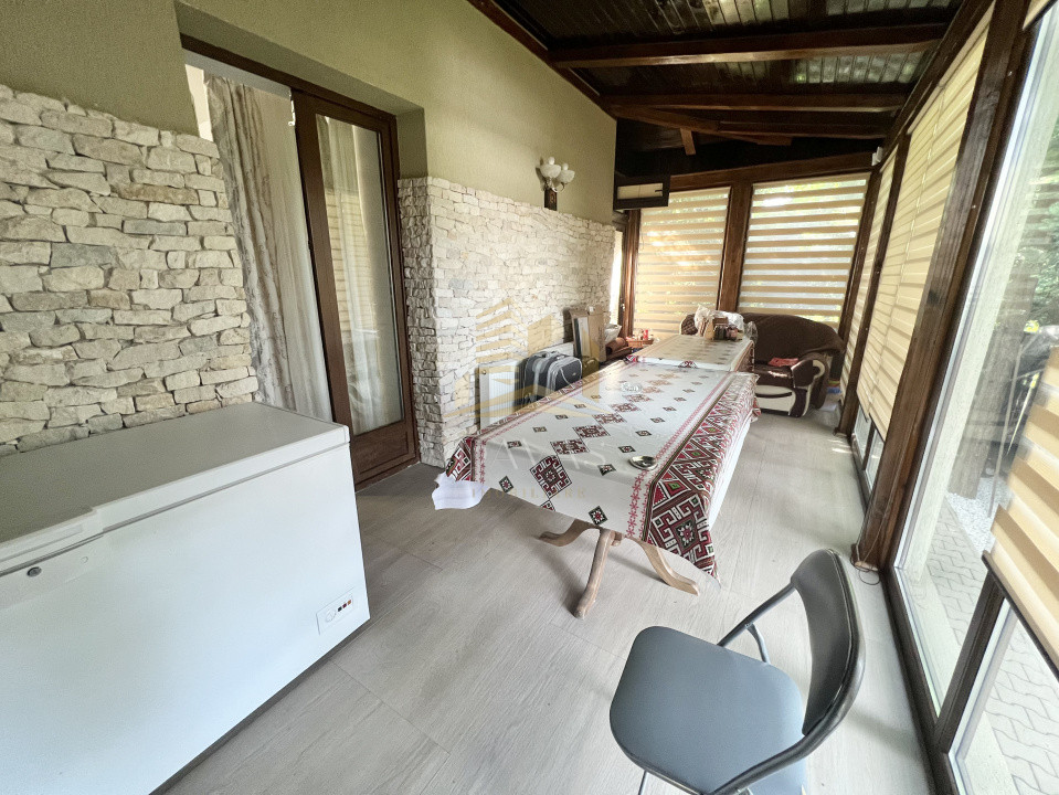 Casa cu 7 camere | Andrei Muresanu | Curte interioara