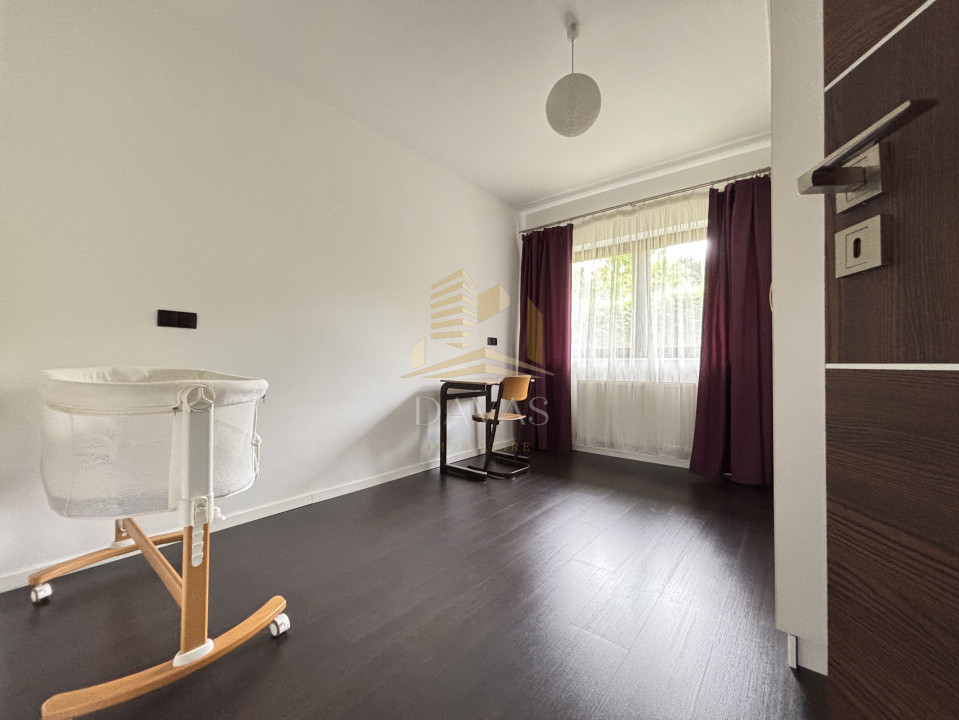 Apartament de 3 camere semidecomandat | Europa | 2 parcari
