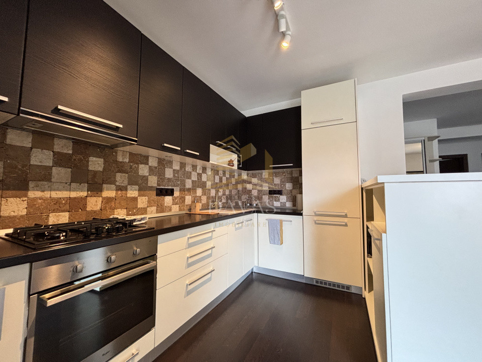 Apartament de 3 camere semidecomandat | Europa | 2 parcari