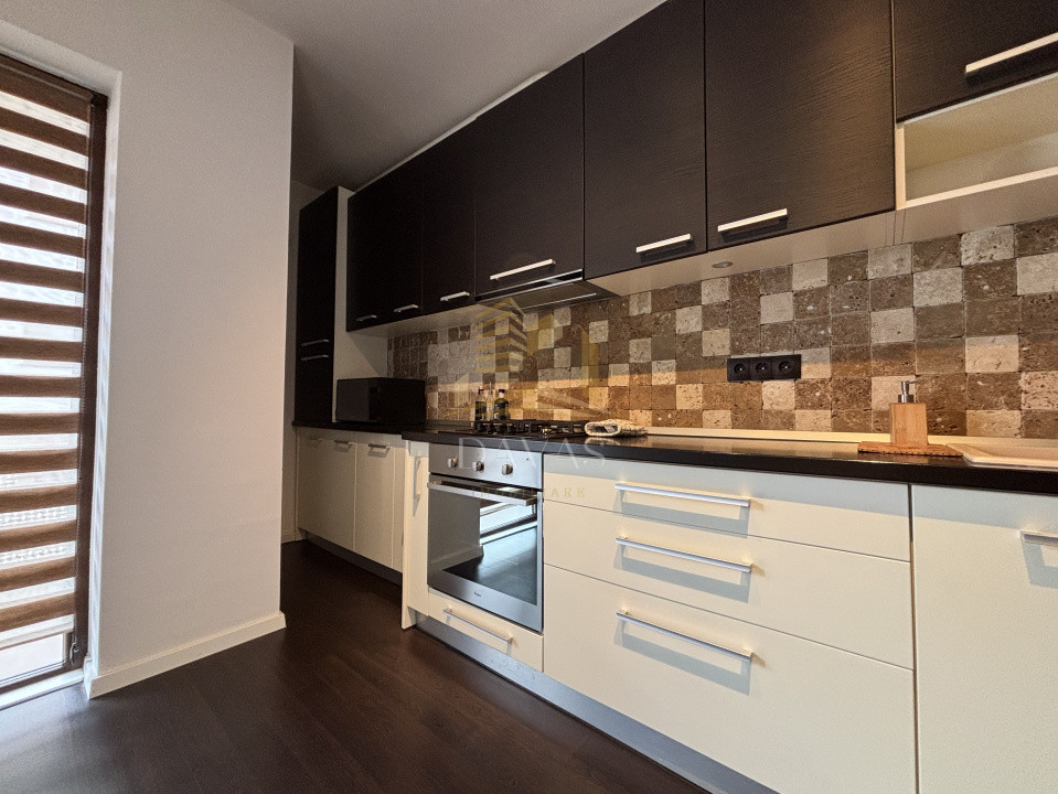 Apartament de 3 camere semidecomandat | Europa | 2 parcari