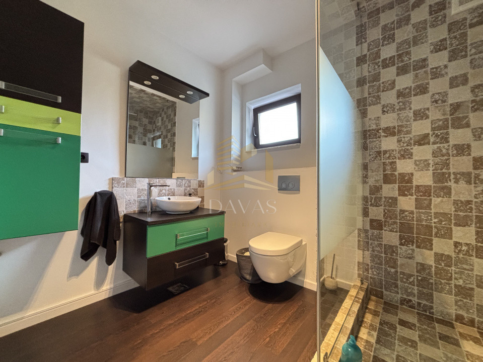 Apartament de 3 camere semidecomandat | Europa | 2 parcari