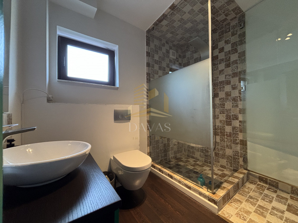 Apartament de 3 camere semidecomandat | Europa | 2 parcari