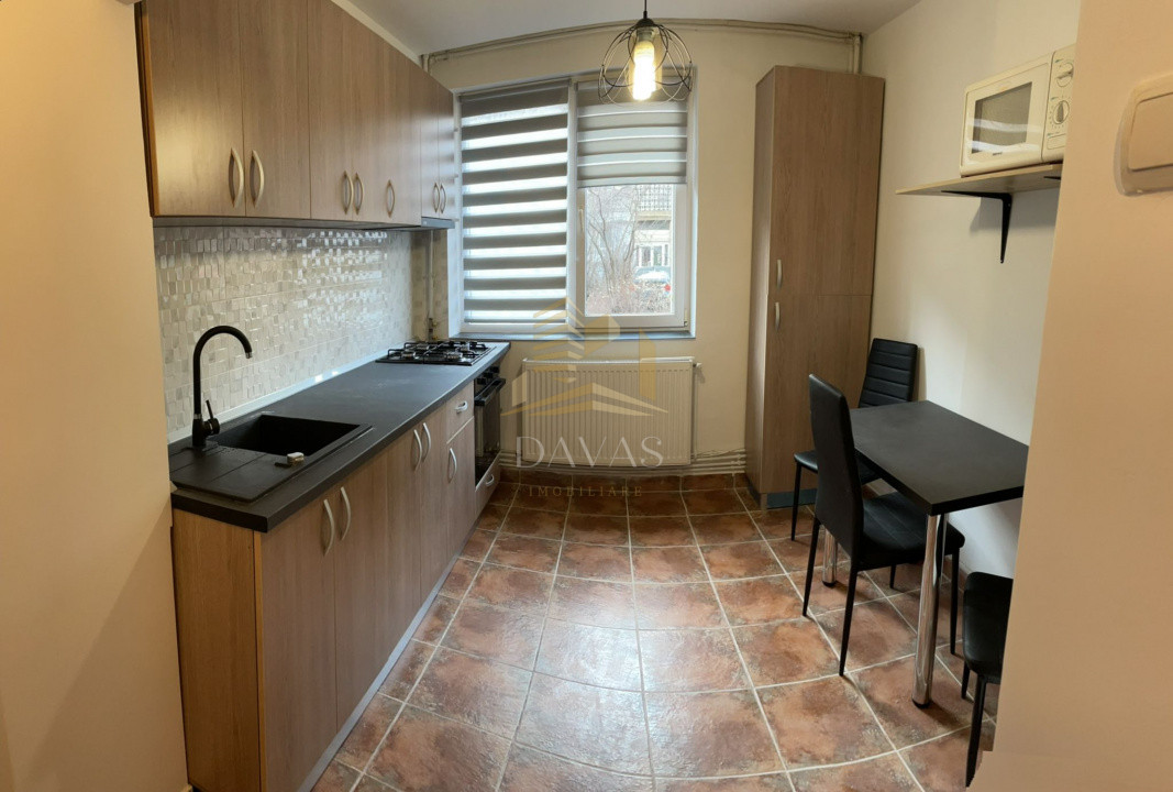Apartament cu 2 camere de vanzare | Renovat recent | Zona Iulius Mall