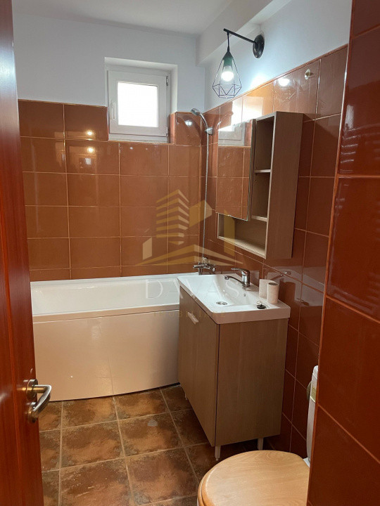 Apartament cu 2 camere de vanzare | Renovat recent | Zona Iulius Mall
