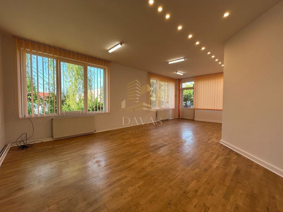 Spatiu ideal pentru birou sau locuit | Parcare | Interservisan