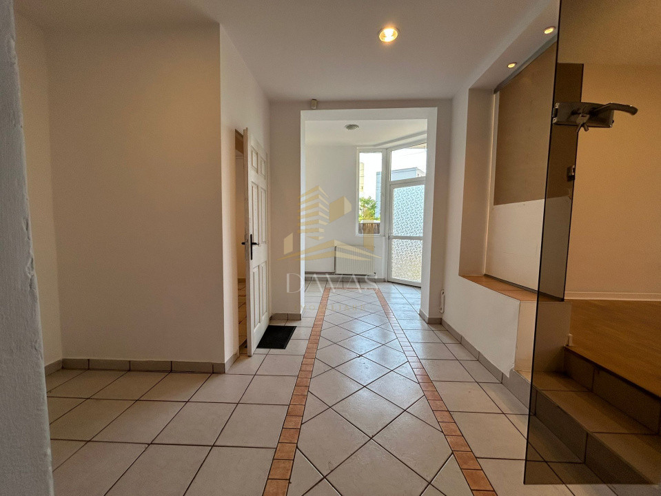 Spatiu ideal pentru birou sau locuit | Parcare | Interservisan