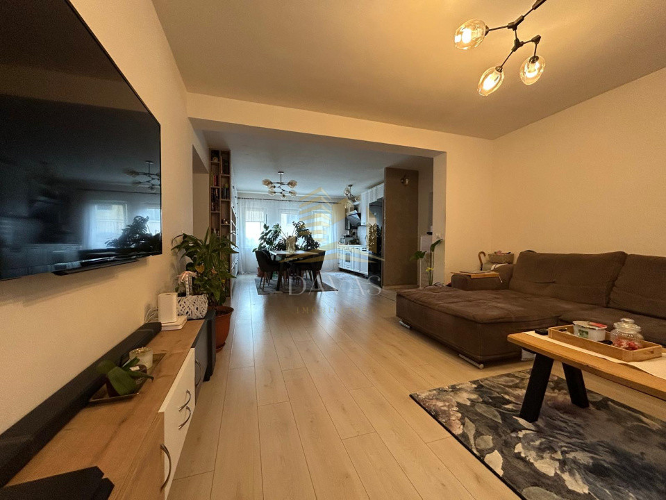 Apartament cu 3 camere de vanzare | Doua Parcari | Cartier Manastur