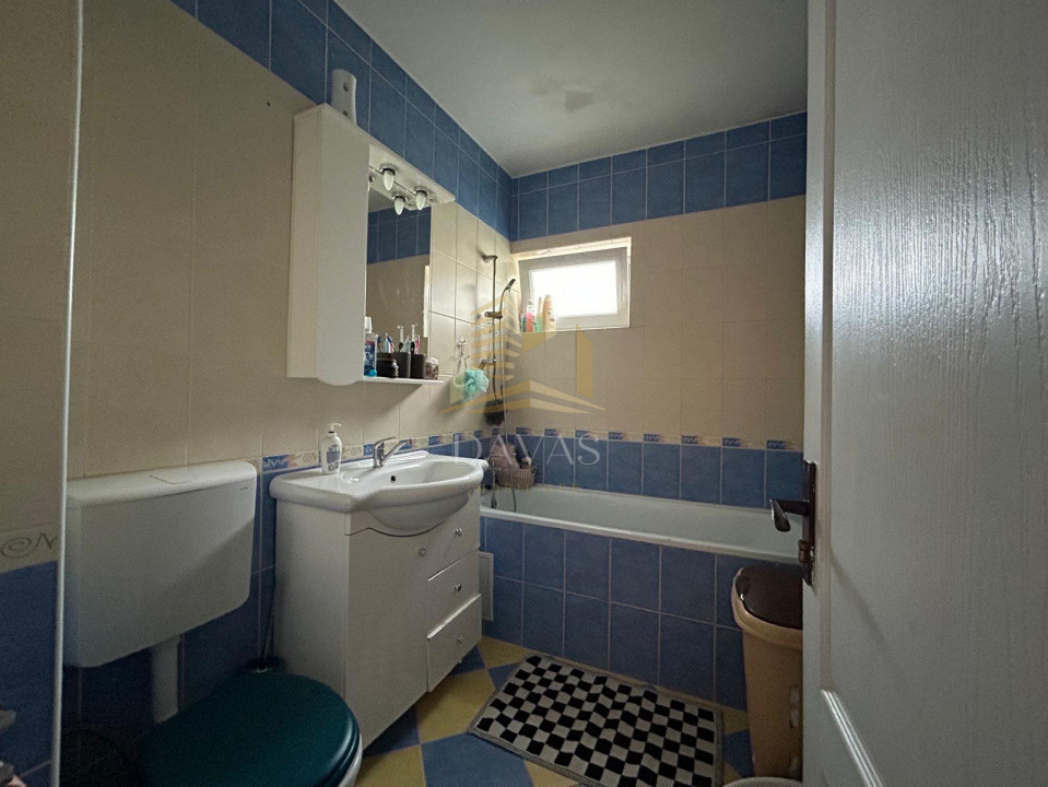 Apartament cu 3 camere de vanzare | Doua Parcari | Cartier Manastur