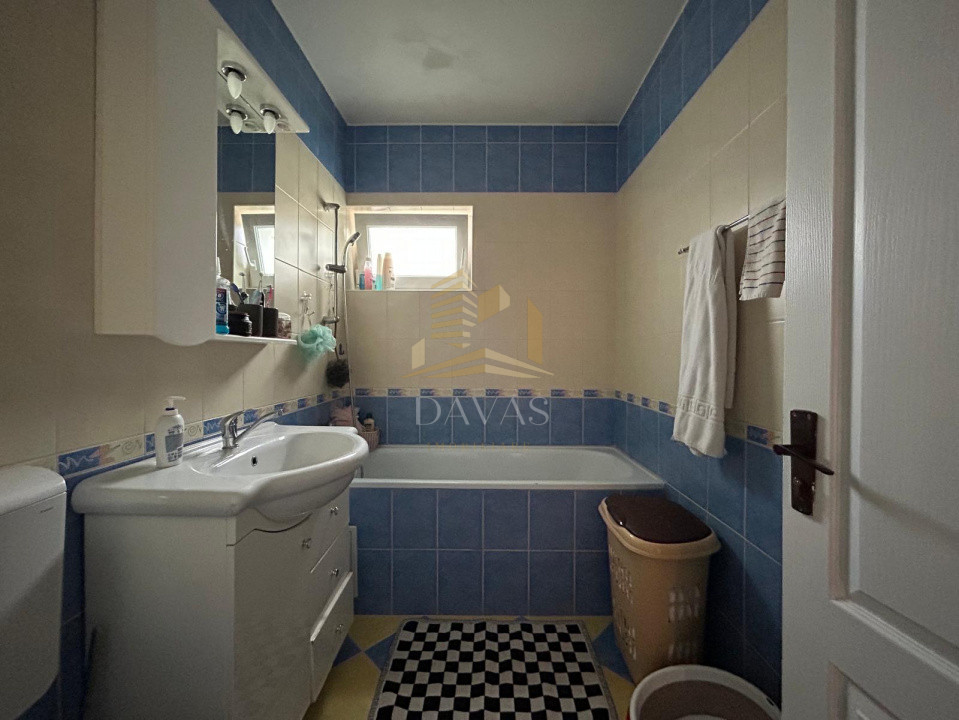 Apartament cu 3 camere de vanzare | Doua Parcari | Cartier Manastur