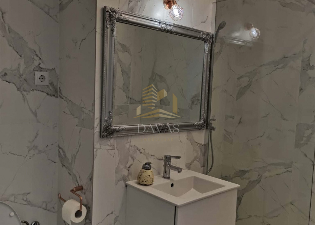 Apartament de 3 camere decomandat| Frunzisului