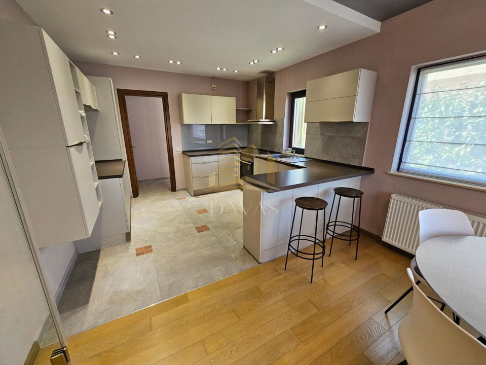 Vilă de Lux în Gruia – Oferta premium de închiriere | 6 Parcări 