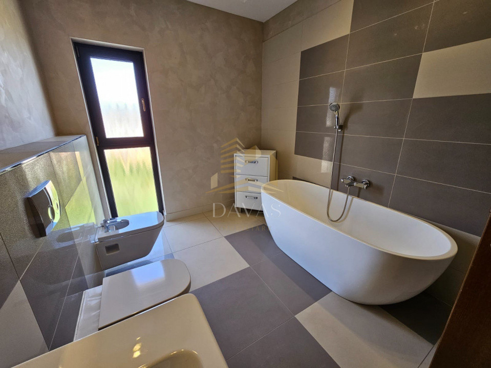 Vilă de Lux în Gruia – Oferta premium de închiriere | 6 Parcări 