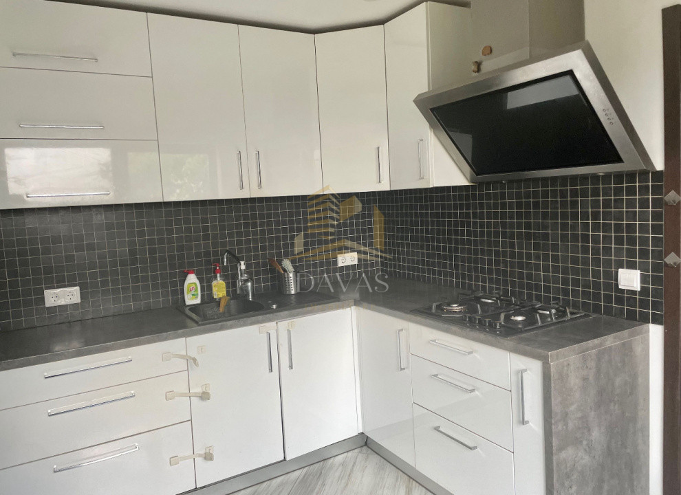 Casa tip duplex 5 camere de inchiriat | Piata 1 Mai |  Parcare