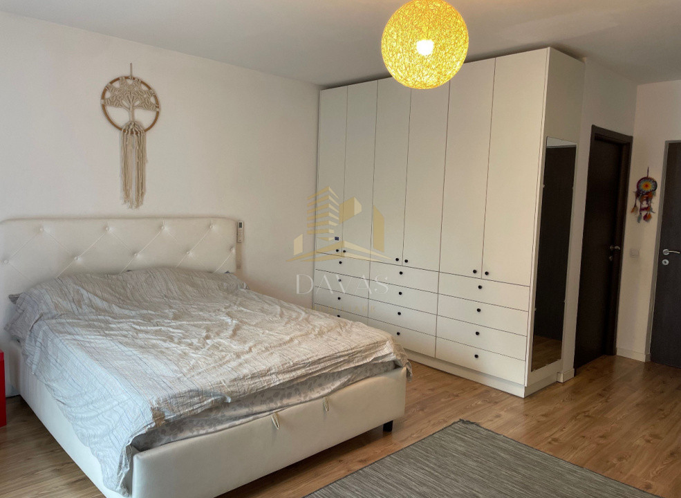 Casa tip duplex 5 camere de inchiriat | Piata 1 Mai |  Parcare