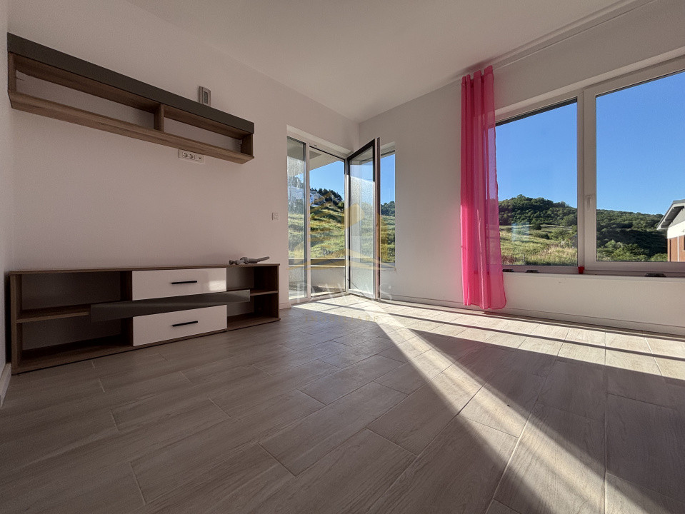 Duplex de vanzare | Floresti | Teren liber 241 mp