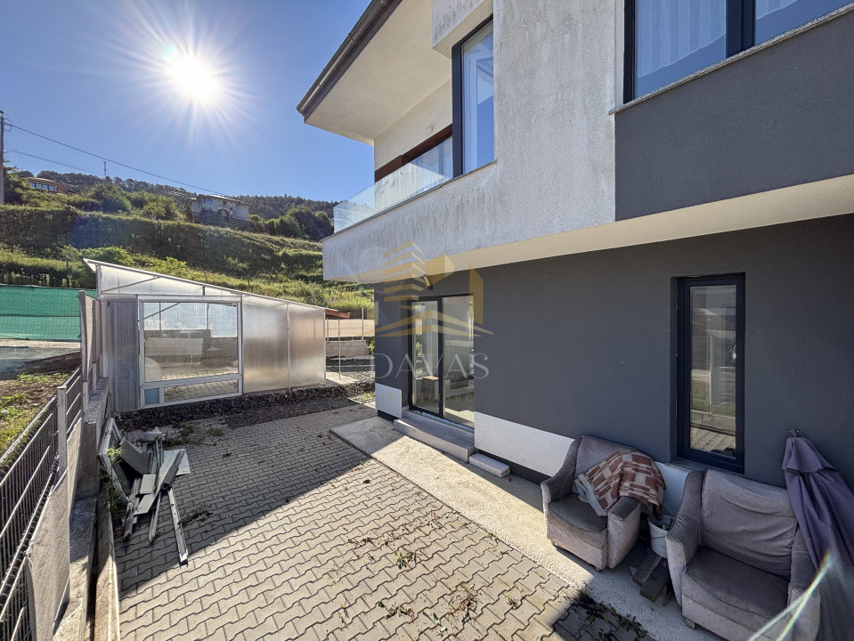 Duplex de vanzare | Floresti | Teren liber 241 mp