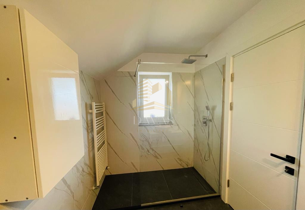 Apartament cu 3 camere de inchiriat | Parcare | Cartierul Gruia