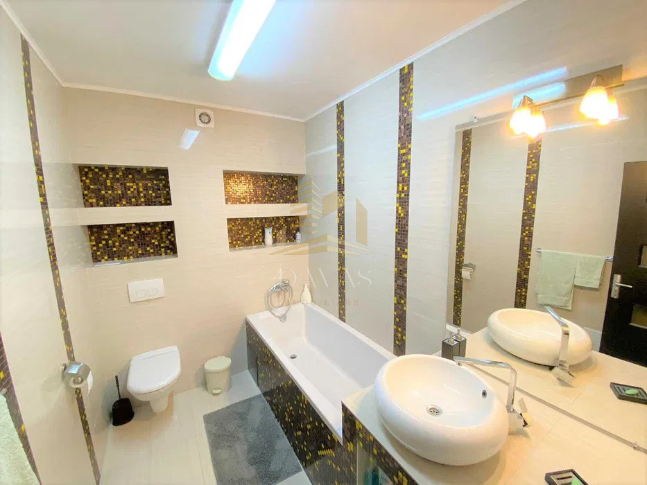 Apartament cu 3 camere | Centru | parcare subterana inclusa in pret | etaj 1