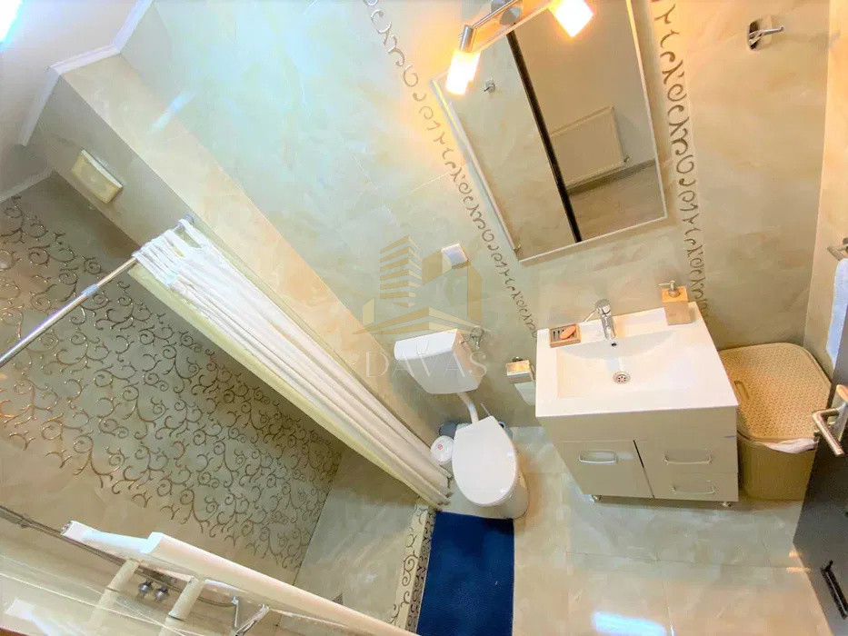Apartament cu 3 camere | Centru | parcare subterana inclusa in pret | etaj 1