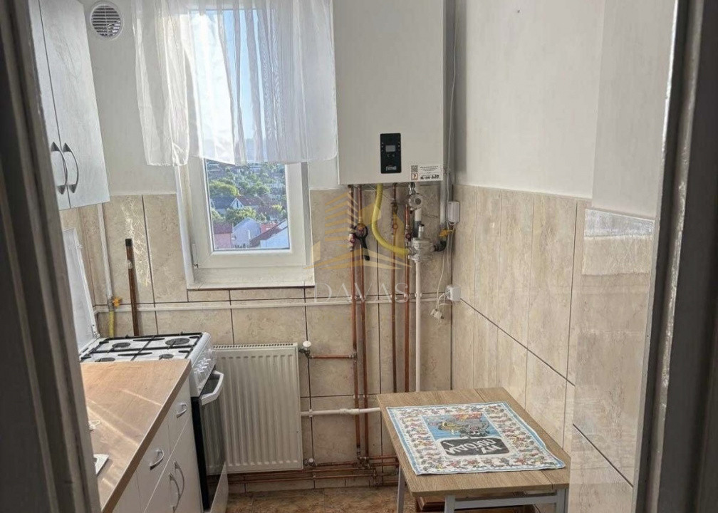 Apartament de 2 camere semidecomandat | P-ta Hermes 