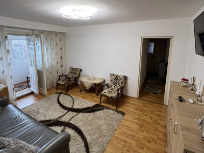 Apartament de 3 camere semidecomandat | Manastur - Aleea Retezat 