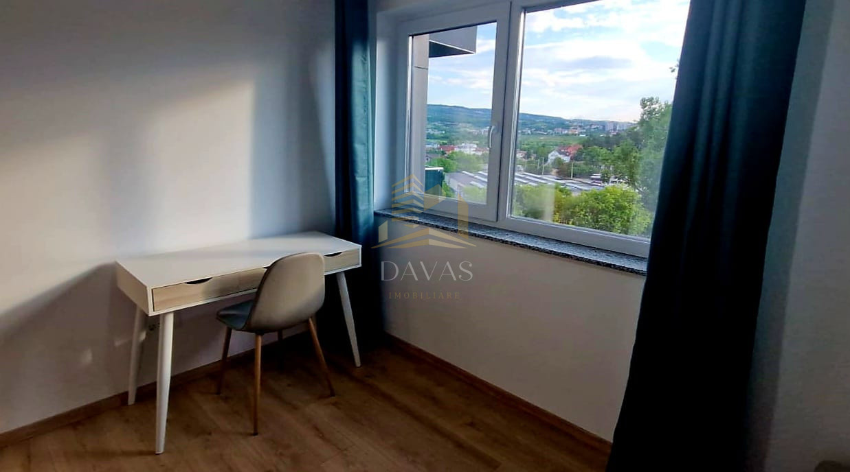 Apartament de 3 camere semidecomandat | Soporului