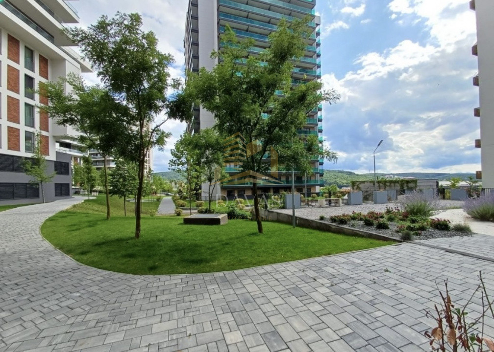 Apartament de 2 camere decomandat | Complex Season | Frunzisului 