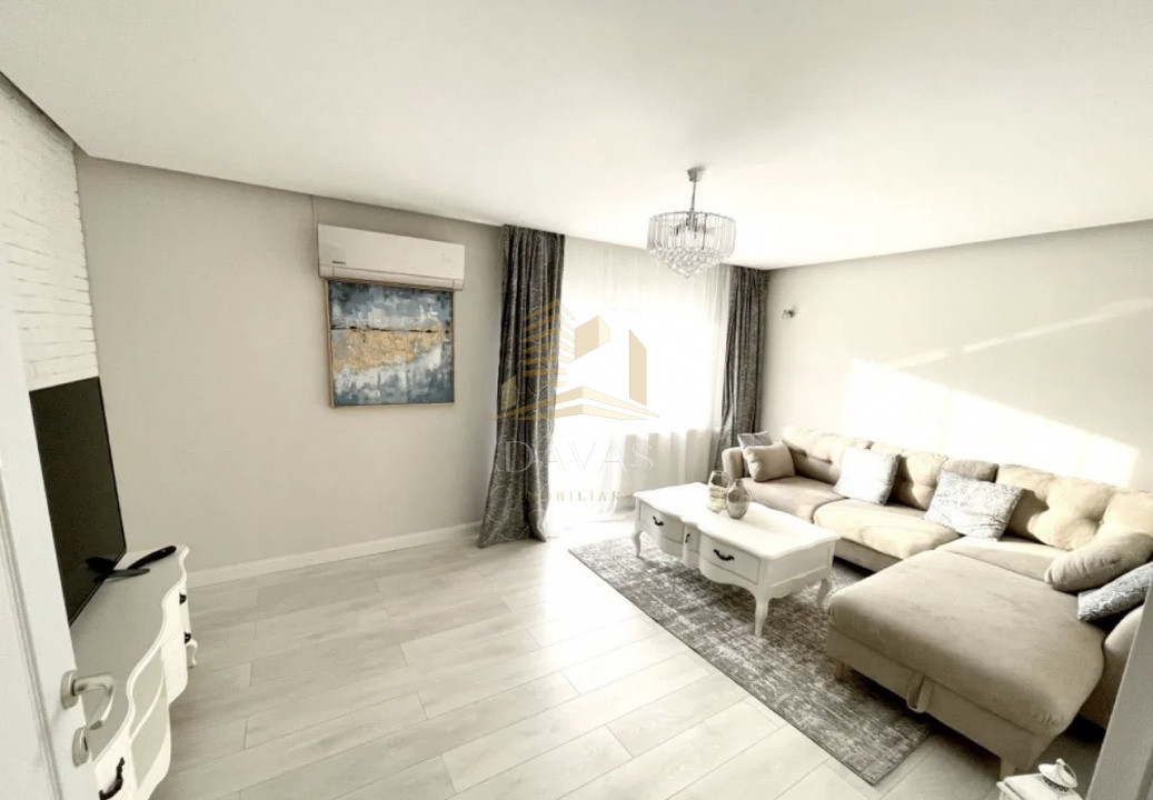 Apartament de 2 camere decomandat | Plopilor | Parcare 