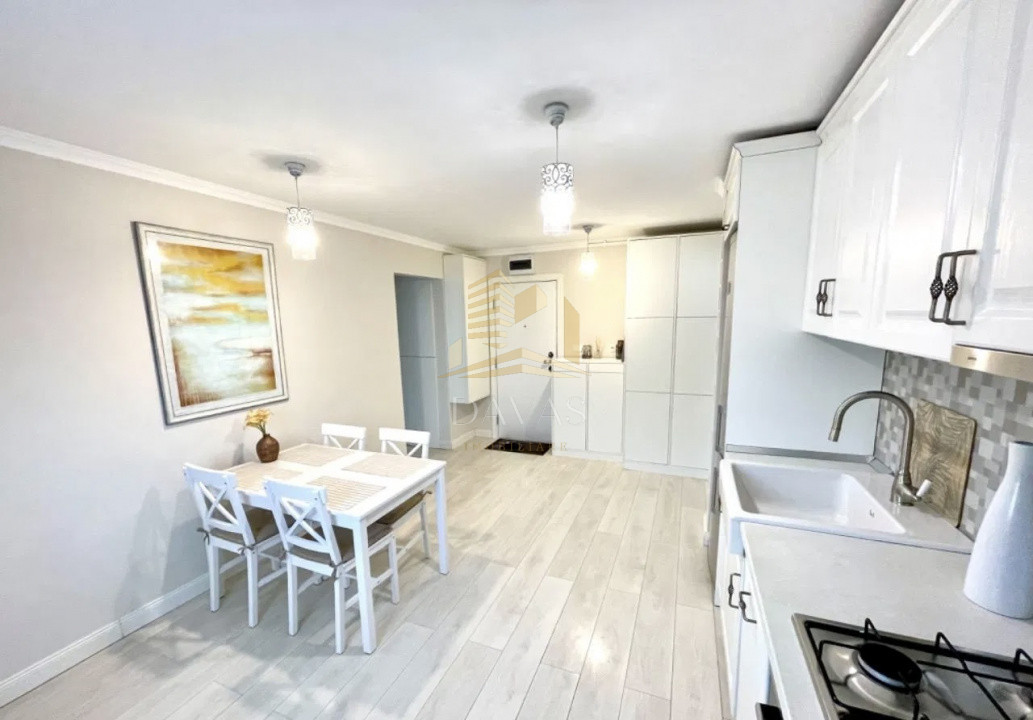 Apartament de 2 camere decomandat | Plopilor | Parcare 