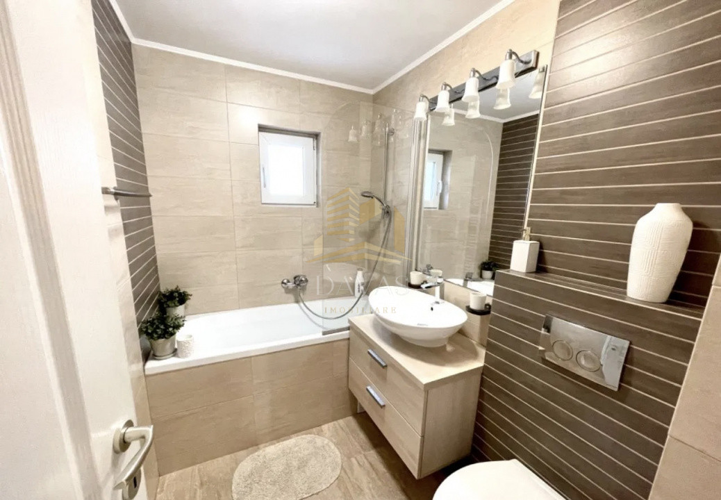 Apartament de 2 camere decomandat | Plopilor | Parcare 