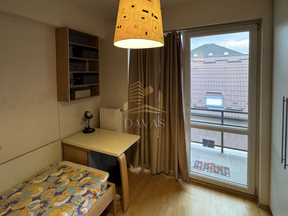 Apartament de 3 camere semidecomandat | Buna Ziua