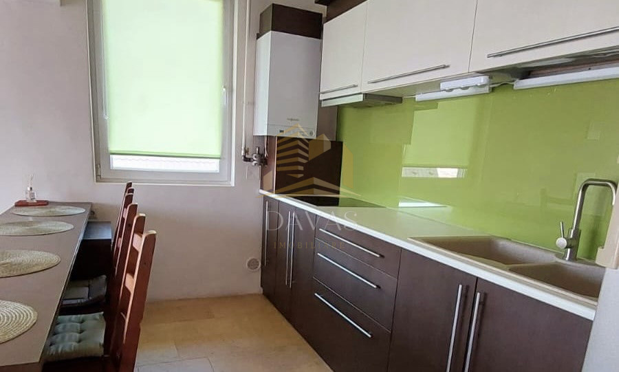 Apartament de 3 camere semidecomandat | Buna Ziua