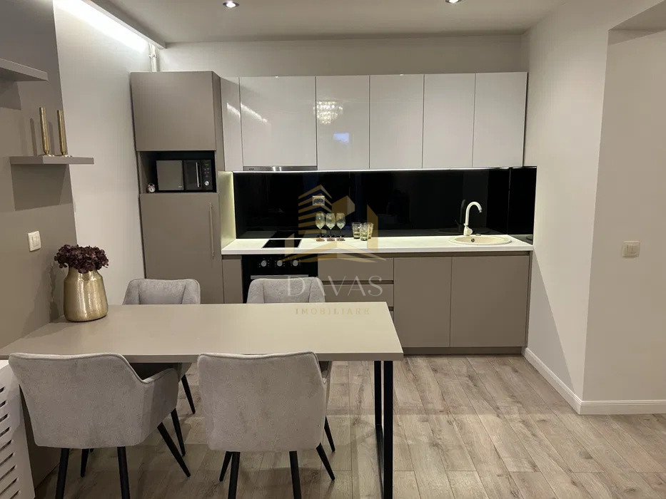 Apartament cu 3 camere | Central | Constanta | Parcare subterană