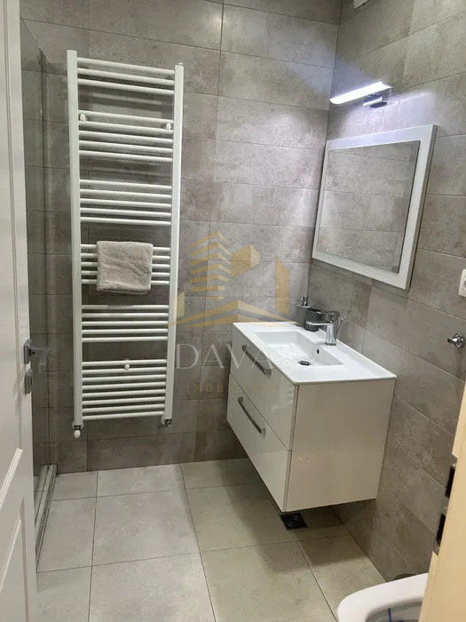 Apartament cu 3 camere | Central | Constanta | Parcare subterană