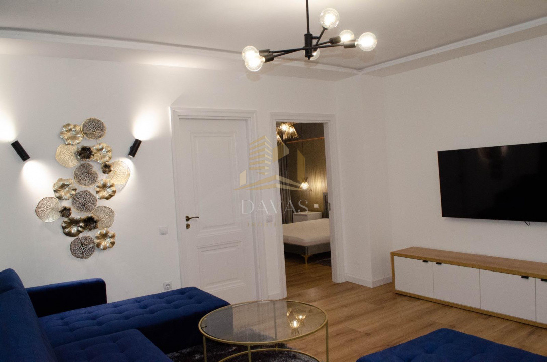 Apartament de 3 camere semidecomandat | Andrei Muresanu 