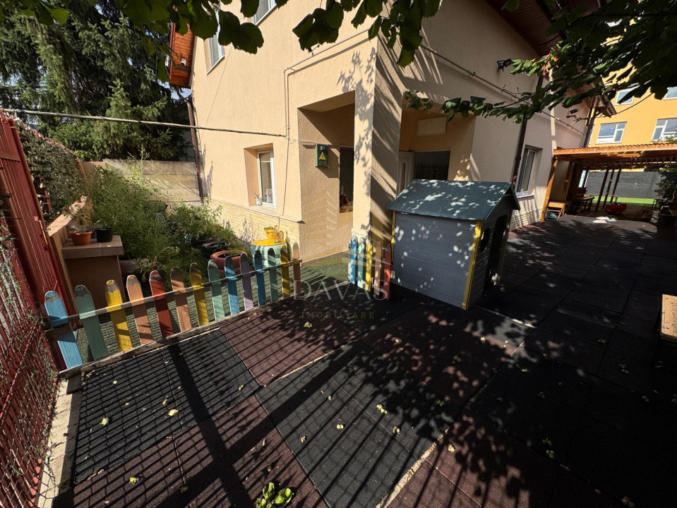 Casa individuala ideală pentru After-School | Dambul Rotund 
