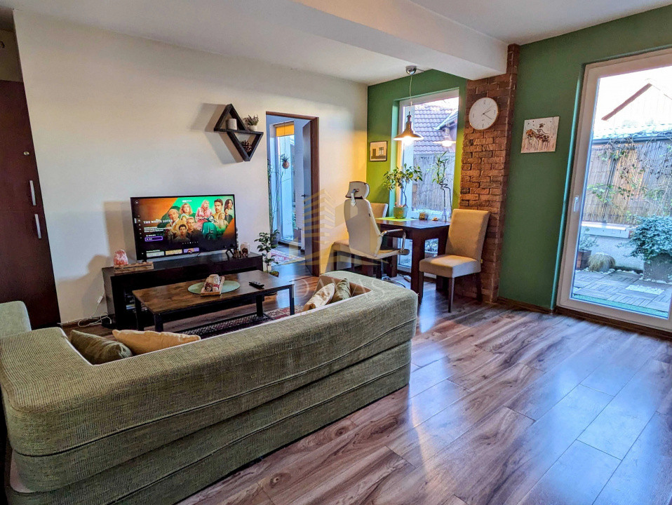 Apartament de 2 camere semidecomandat | str. Paris | Parcare